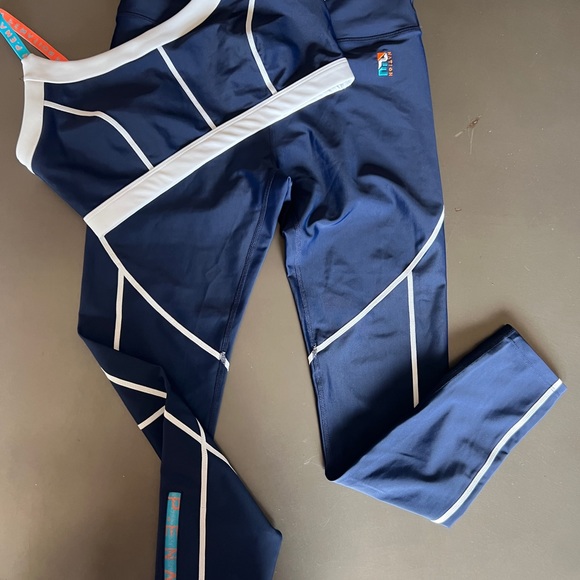 Like new PE nation matching set - Picture 2 of 7